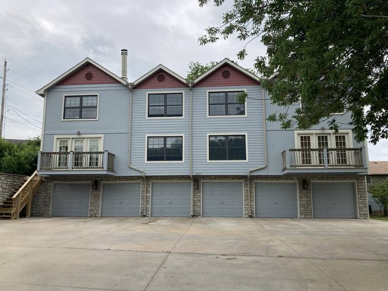 Apartment for rent at 2901 University Dr #B, Lawrence, KS 66049