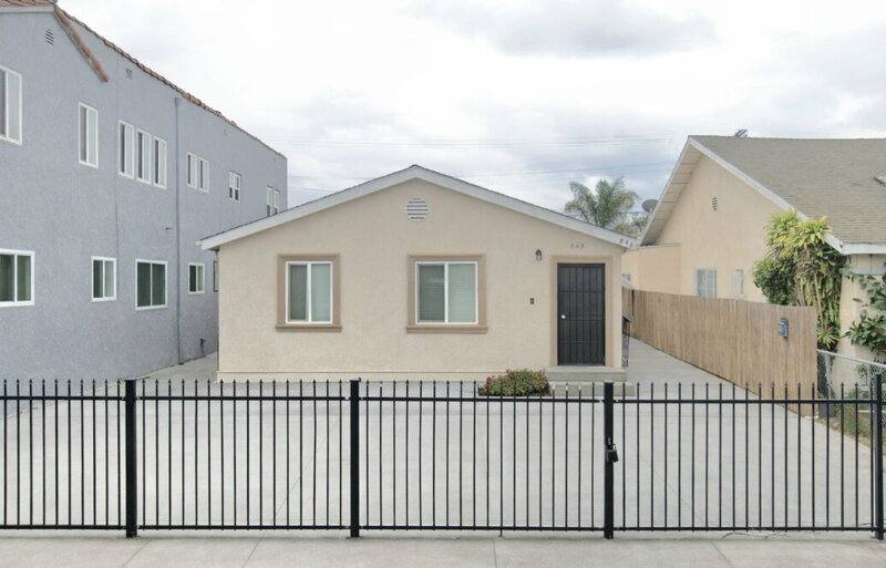Apartment for rent at 844 W 54th St, Los Angeles, CA 90037