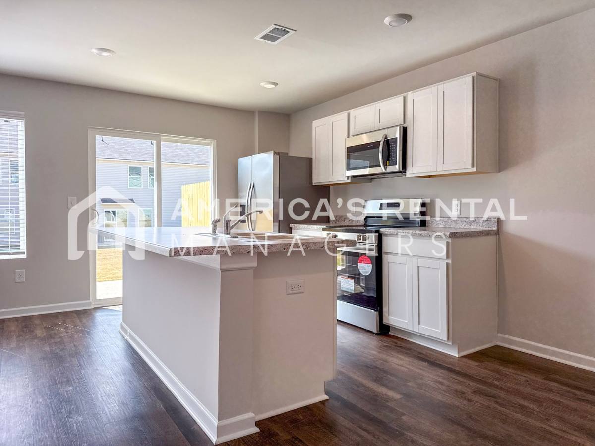 Townhouse for rent at 96 River Grass Dr, Lincoln, AL 35096