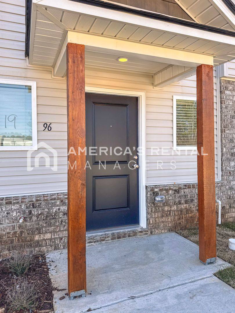 Townhouse for rent at 96 River Grass Dr, Lincoln, AL 35096