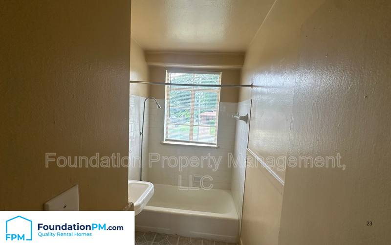 House for rent at 1911 S Parkway E #5, Memphis, TN 38114