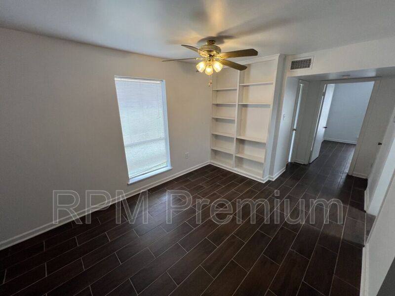 Apartment for rent at 4547 Alvin Dark #1, Baton Rouge, LA 70820