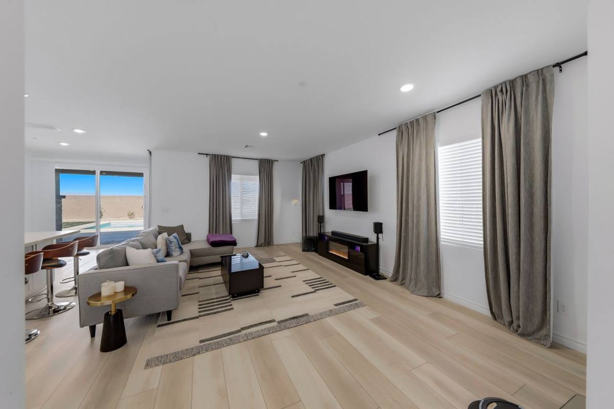 House for rent at 290 Robson Ridge Lane, Henderson, NV 89015