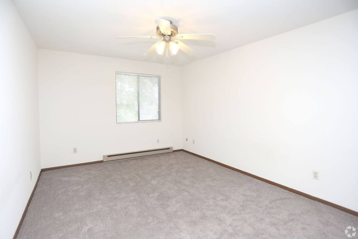 Apartment for rent at 2221 W Willow Knolls Dr, Peoria, IL 61614