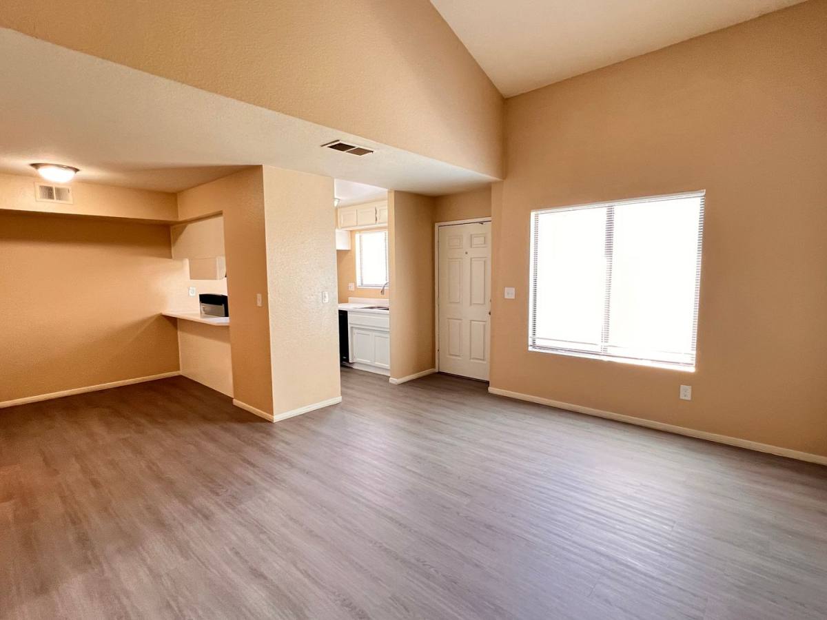 Apartment for rent at 8111 Laborough Dr, Bakersfield, CA 93311