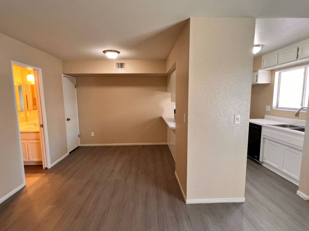 Apartment for rent at 8111 Laborough Dr, Bakersfield, CA 93311