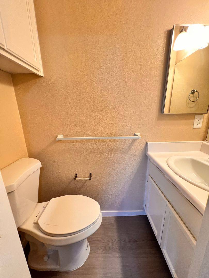 Apartment for rent at 8111 Laborough Dr, Bakersfield, CA 93311