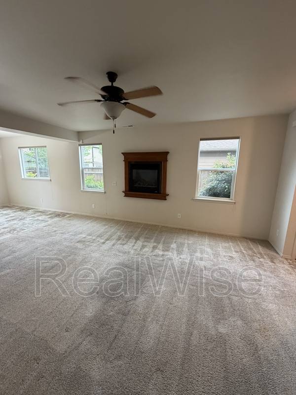 House for rent at 623 Heber Lane, Medford, OR 97501