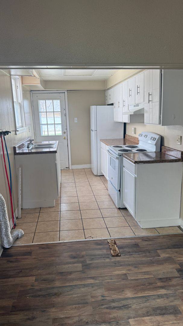 Apartment for rent at 1119 Agnew St, New Castle, PA 16101