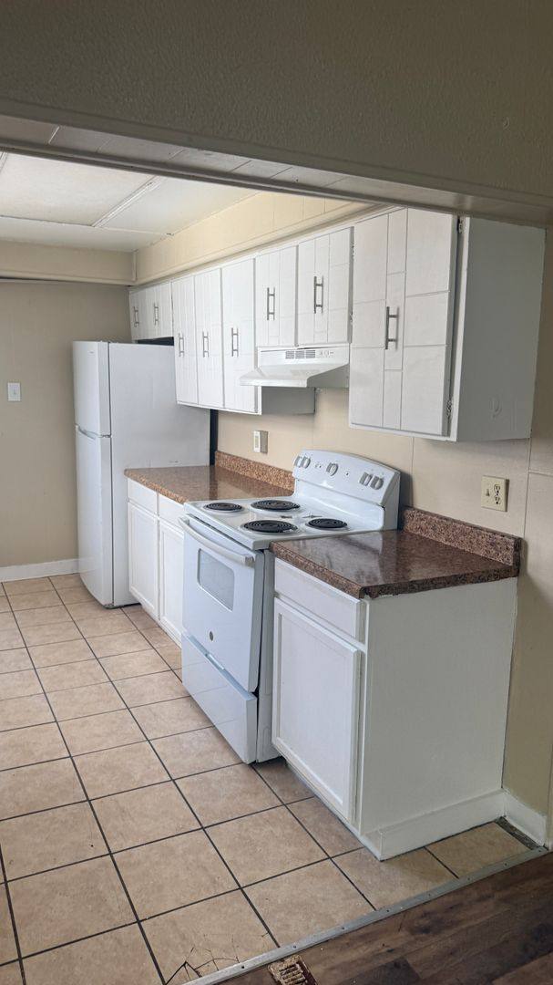 Apartment for rent at 1119 Agnew St, New Castle, PA 16101