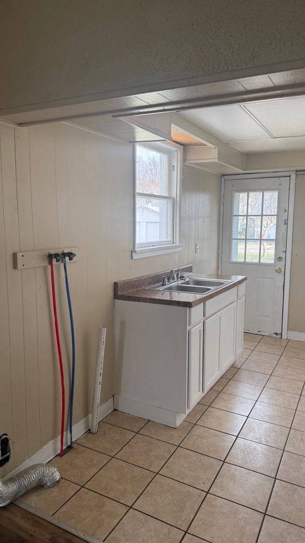 Apartment for rent at 1119 Agnew St, New Castle, PA 16101