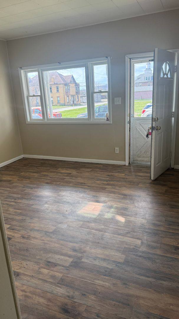 Apartment for rent at 1119 Agnew St, New Castle, PA 16101