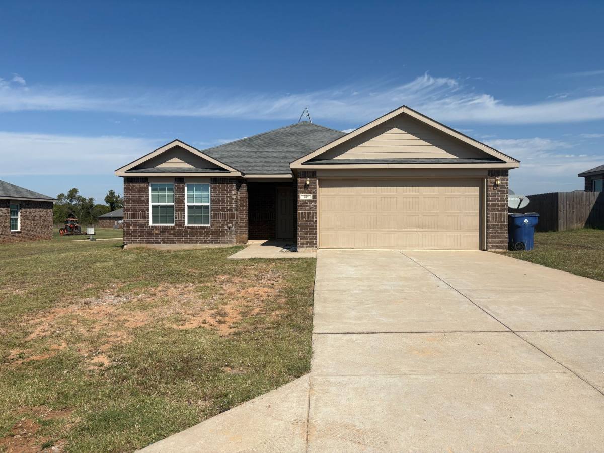 Apartment for rent at 11 W Maple, Duncan, OK 73533