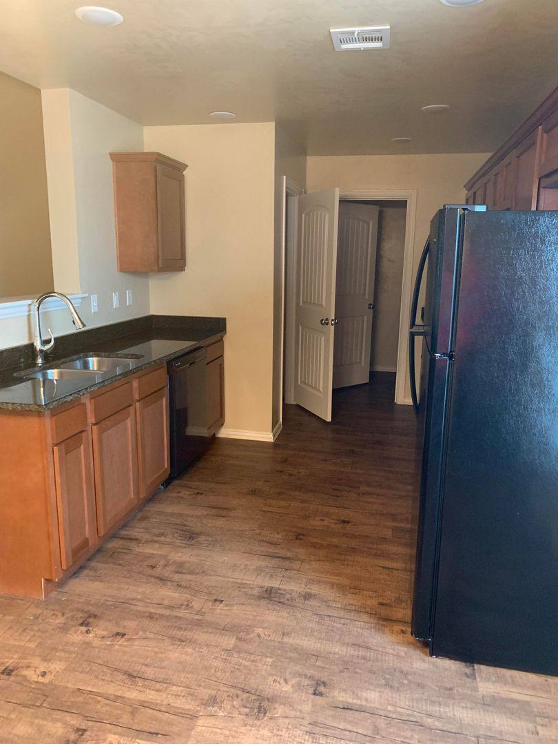 Apartment for rent at 11 W Maple, Duncan, OK 73533