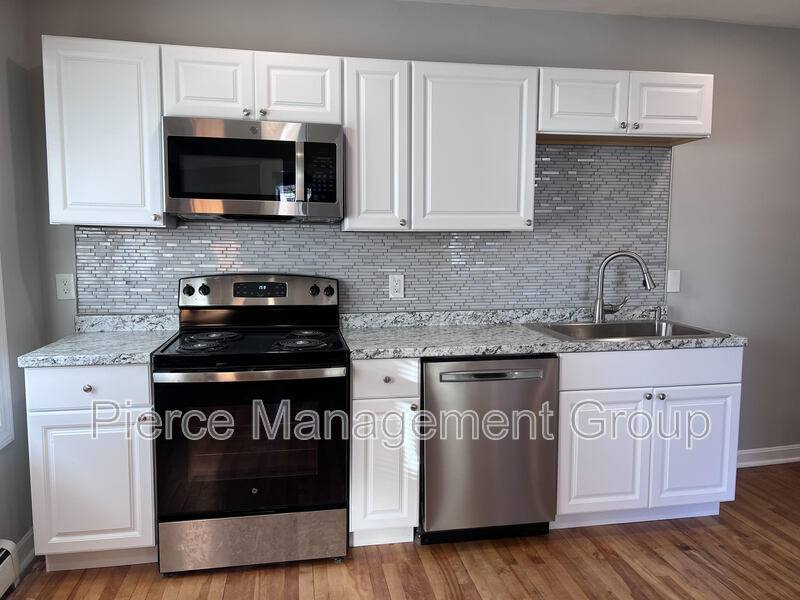 Apartment for rent at 185 Calef Rd #4, Manchester, NH 03104