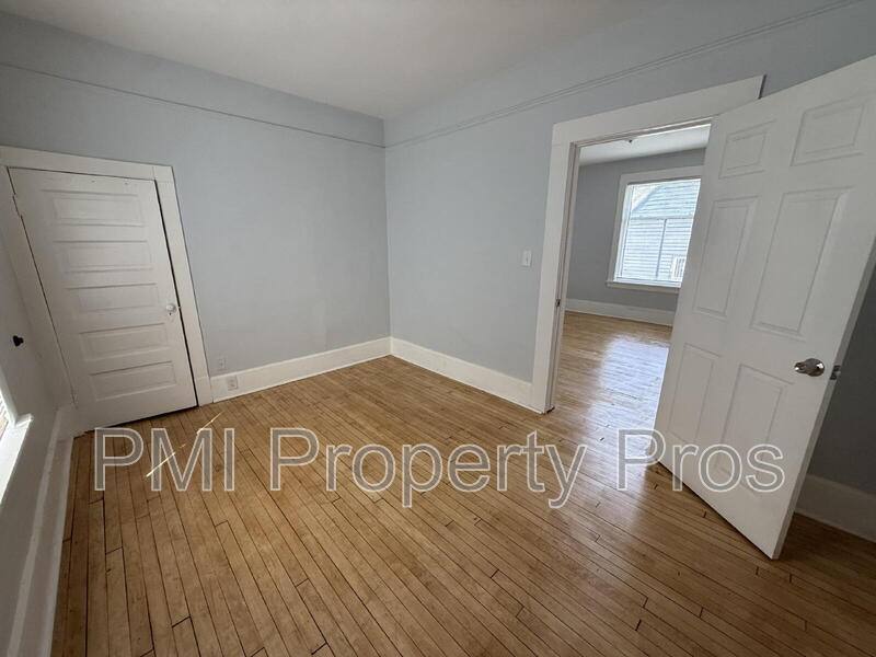 Apartment for rent at 3109 W Walnut St, Milwaukee, WI 53208