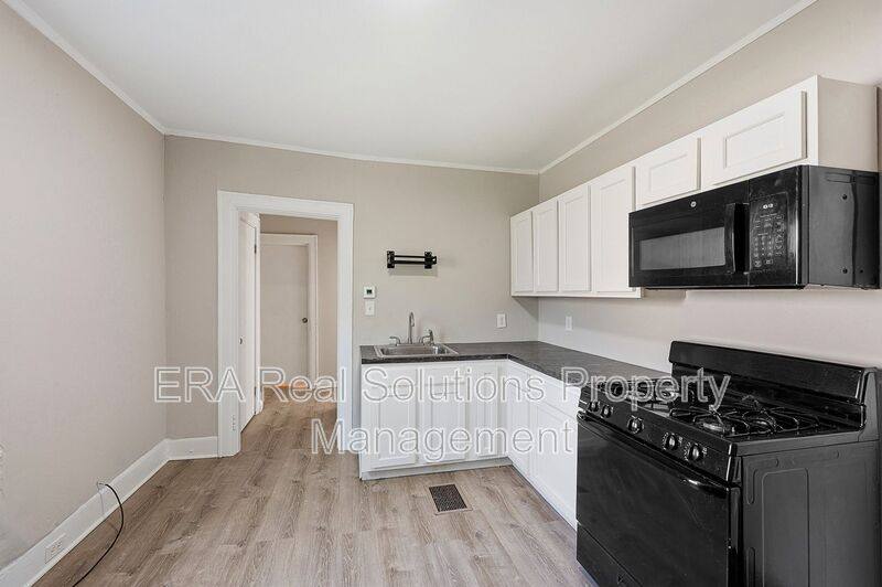 Apartment for rent at 130 Valencia St #1, Cincinnati, OH 45219