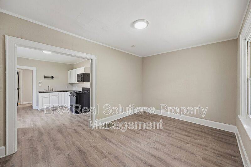 Apartment for rent at 130 Valencia St #1, Cincinnati, OH 45219
