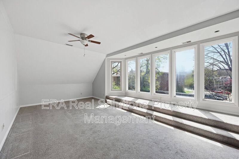 Apartment for rent at 255-257 Loraine Ave #5, Cincinnati, OH 45220