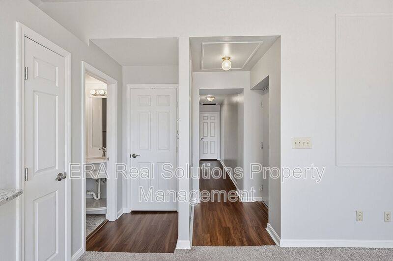 Apartment for rent at 255-257 Loraine Ave #5, Cincinnati, OH 45220
