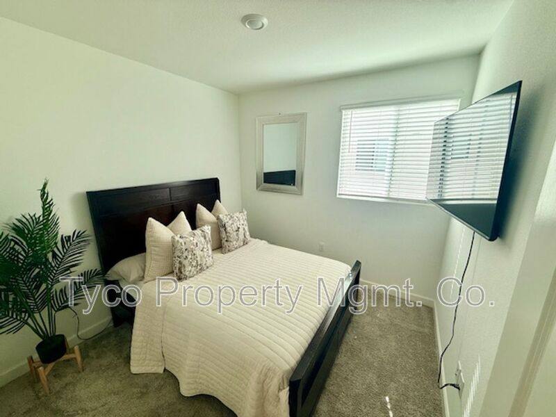 Townhouse for rent at 2052 Vela Lane, San Diego, CA 92154