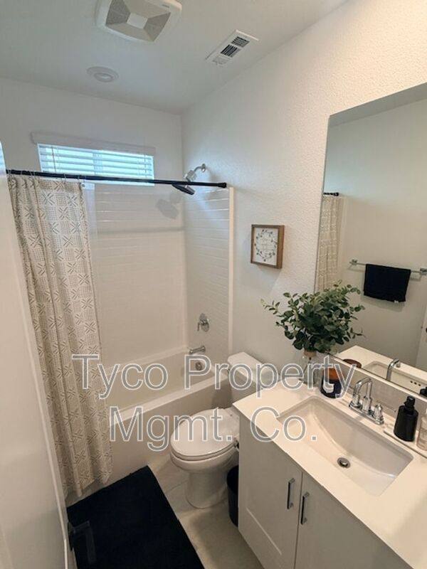 Townhouse for rent at 2052 Vela Lane, San Diego, CA 92154