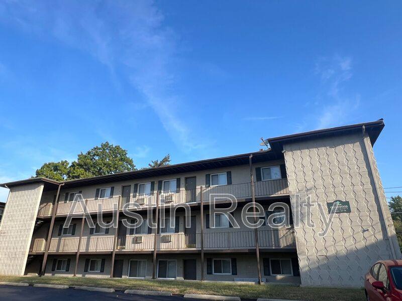 Apartment for rent at 3706 Greenwood Blvd #20, Saint Louis, MO 63143