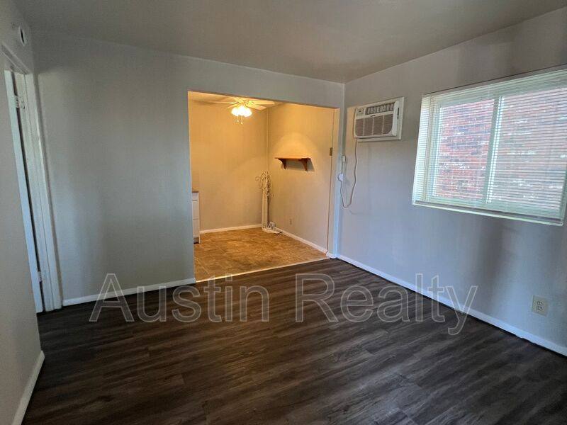 Apartment for rent at 3706 Greenwood Blvd #20, Saint Louis, MO 63143