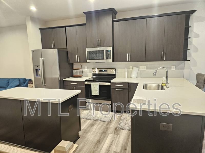 Townhouse for rent at 3712 Ellington St #1, Charlotte, NC 28211