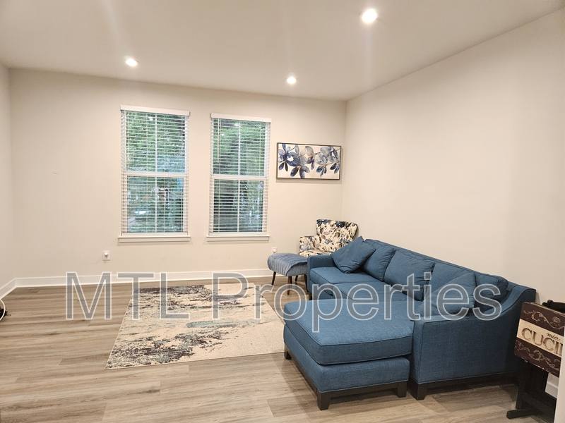 Townhouse for rent at 3712 Ellington St #1, Charlotte, NC 28211