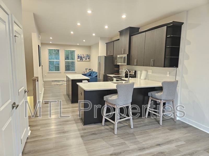 Townhouse for rent at 3712 Ellington St #1, Charlotte, NC 28211