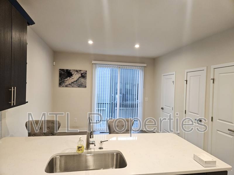 Townhouse for rent at 3712 Ellington St #1, Charlotte, NC 28211