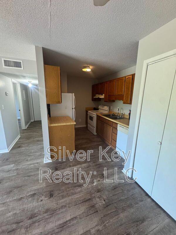 Apartment for rent at 311 Sunset Dr #10, Athens, TN 37303