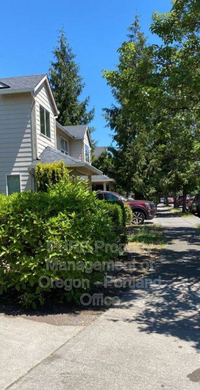 House for rent at 15617 NE Milton Place, Portland, OR 97230