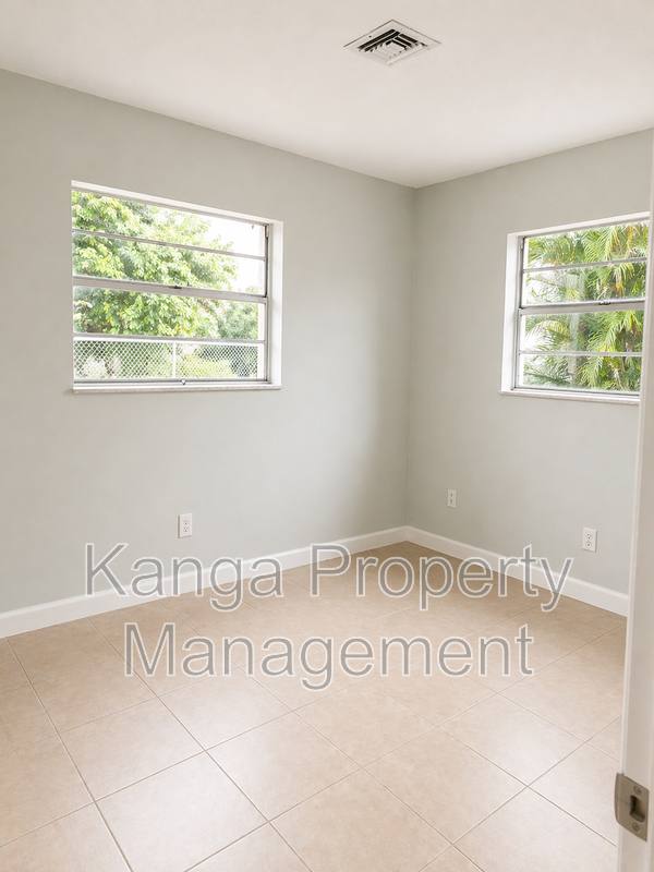Apartment for rent at 4317 Cocoanut Rd, West Palm Beach, FL 33406