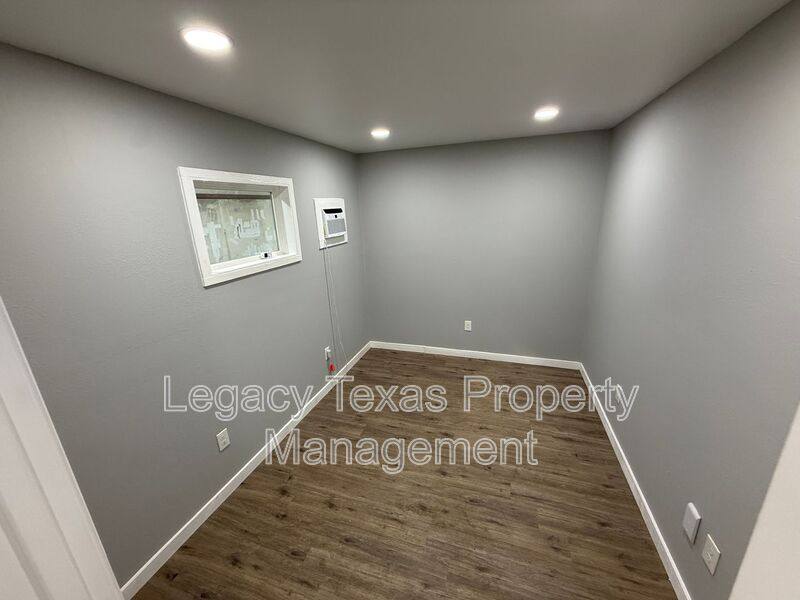 Apartment for rent at 1475 E Renfro St #113, Burleson, TX 76028