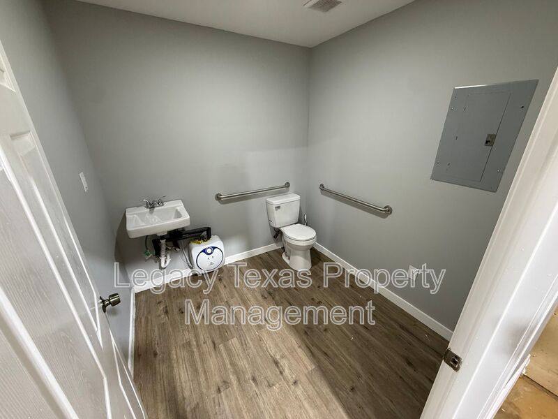 Apartment for rent at 1475 E Renfro St #113, Burleson, TX 76028