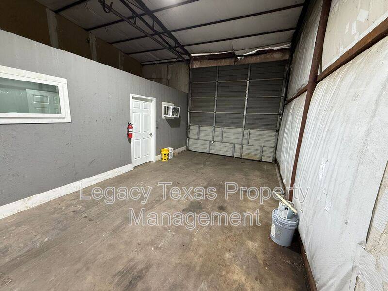 Apartment for rent at 1475 E Renfro St #113, Burleson, TX 76028