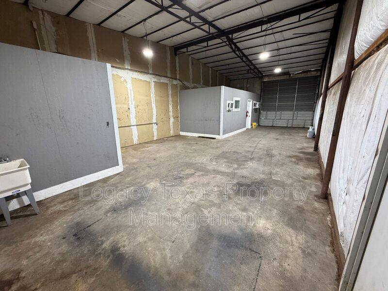 Apartment for rent at 1475 E Renfro St #113, Burleson, TX 76028