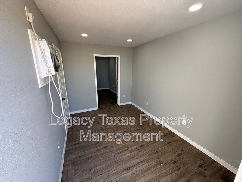 Apartment for rent at 1475 E Renfro St #113, Burleson, TX 76028