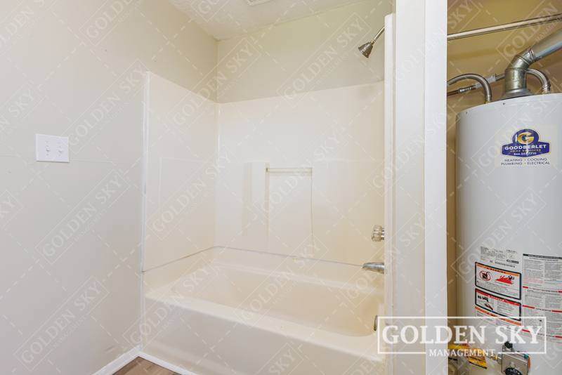 Apartment for rent at 119 E 1st St, Alexandria, IN 46001