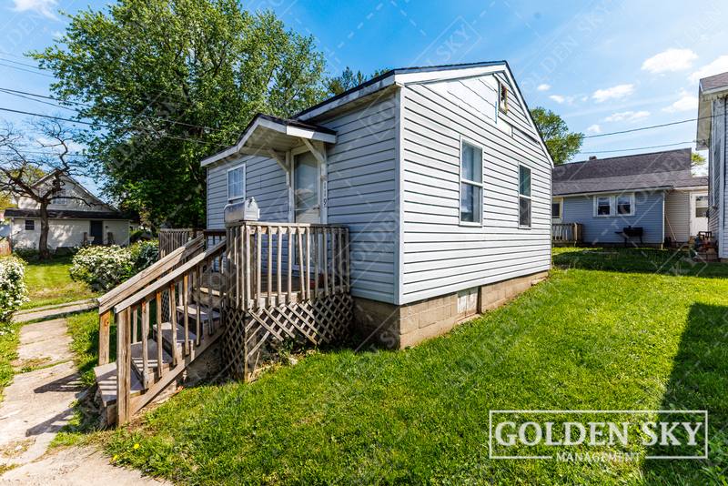 Apartment for rent at 119 E 1st St, Alexandria, IN 46001