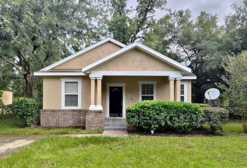 House for rent at 1609 24th St W, Jacksonville, FL 32209