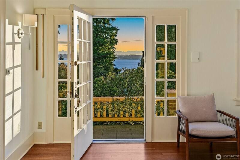House for rent at 707 Lake Washington Blvd S, Seattle, WA 98144