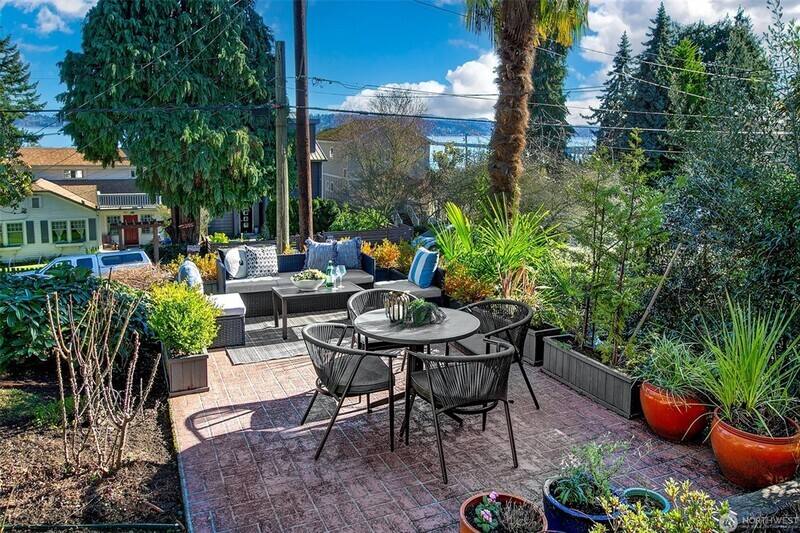 House for rent at 707 Lake Washington Blvd S, Seattle, WA 98144