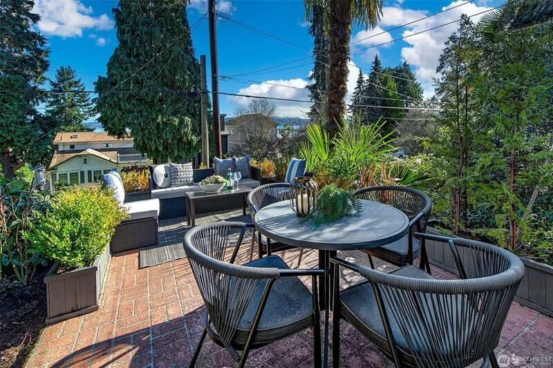 House for rent at 707 Lake Washington Blvd S, Seattle, WA 98144
