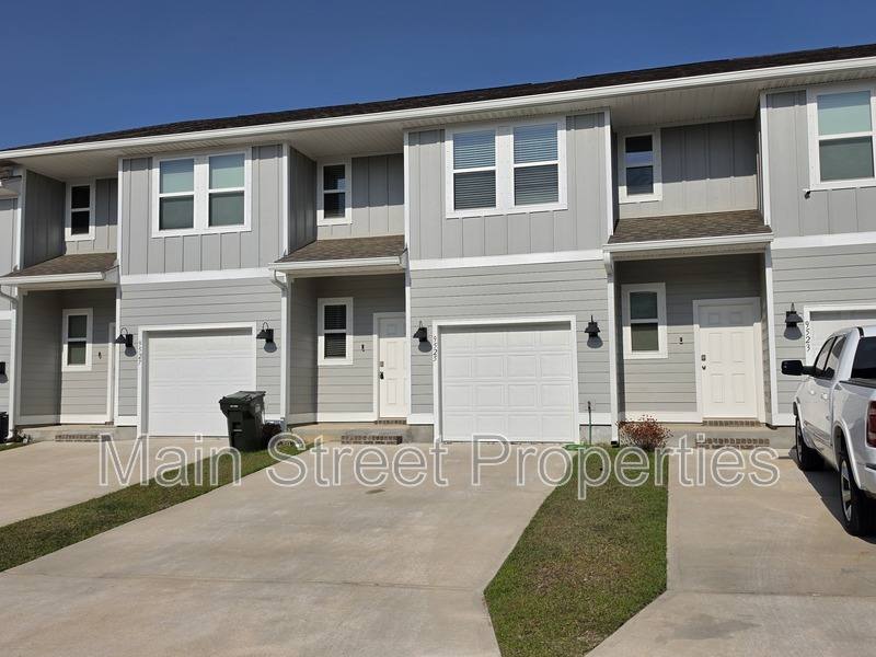 Townhouse for rent at 9525 Nature Creek Circle, Pensacola, FL 32526