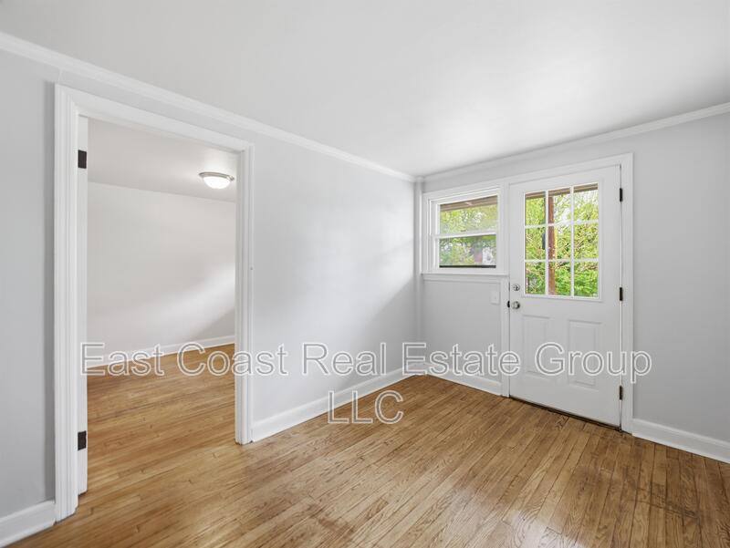 Apartment for rent at 430-R N Locust St, Hagerstown, MD 21740