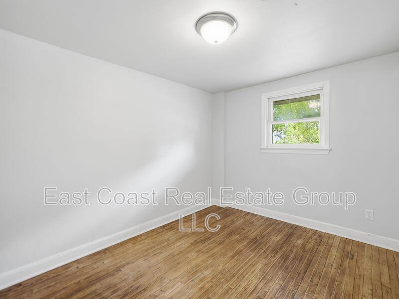 Apartment for rent at 430-R N Locust St, Hagerstown, MD 21740