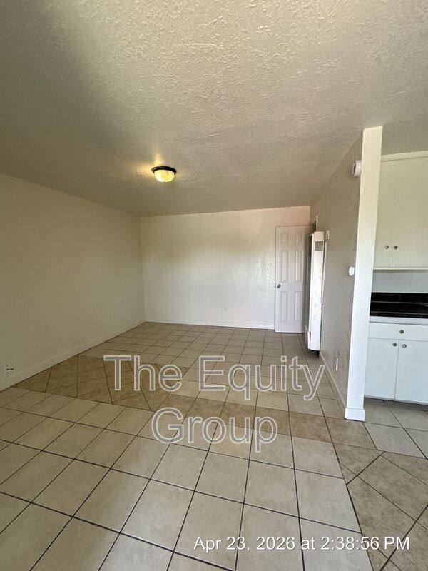 Apartment for rent at 340 S Blackstone St #D, Tulare, CA 93274